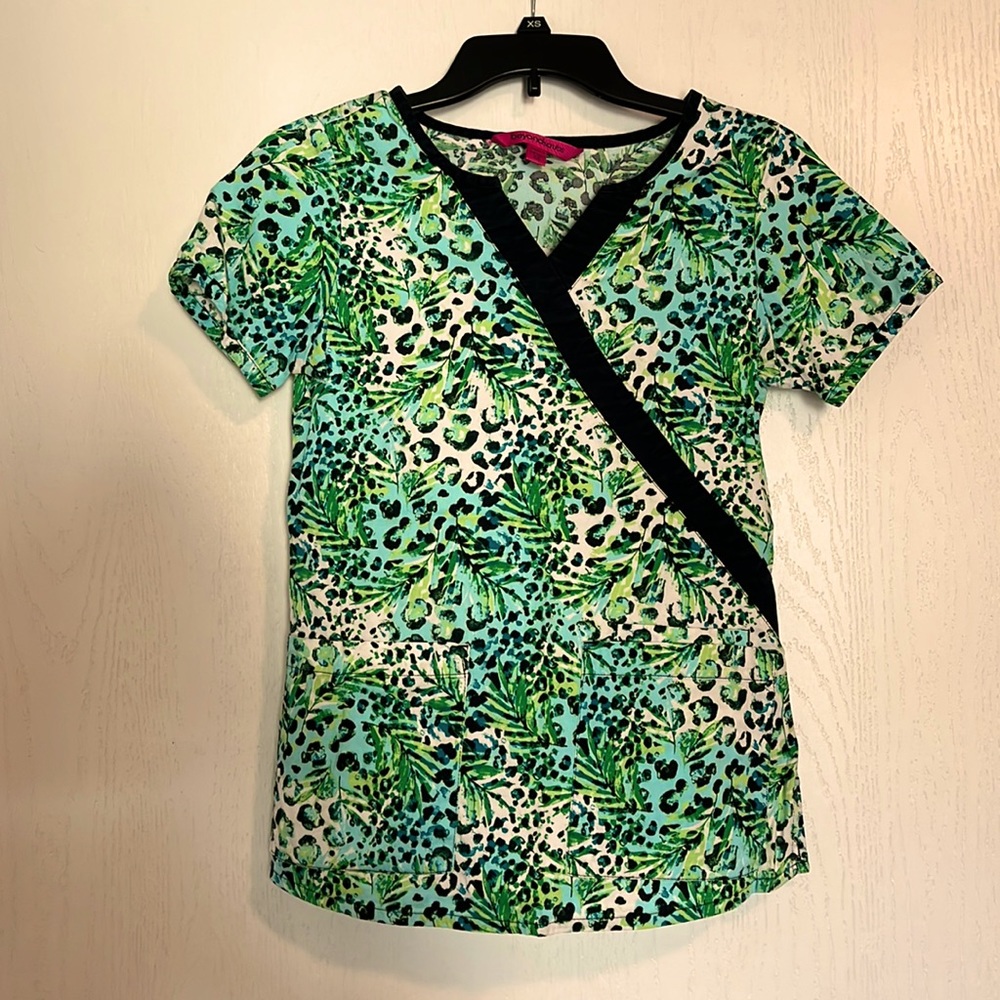 Beyond Scrubs scrub top, XS,